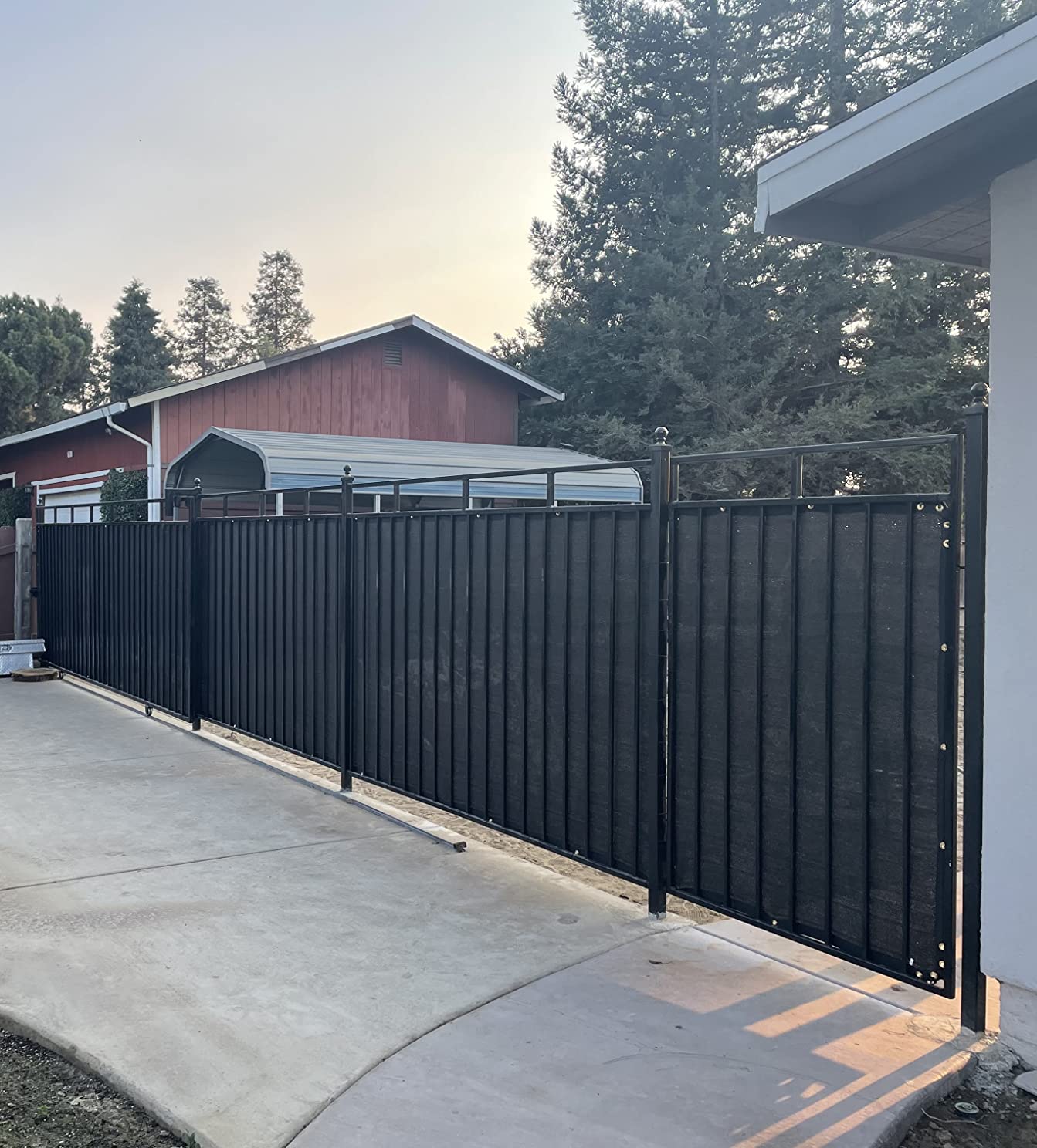 amgo privacy screen for fence in use